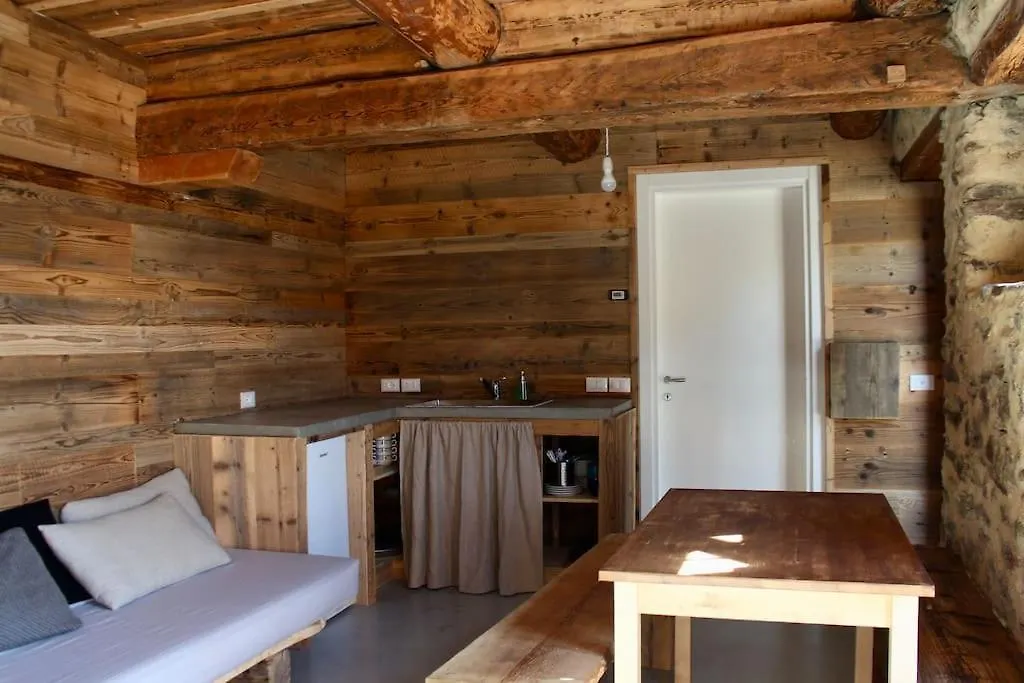Tabia Di Francesca - Fienile Tra Le Montagne Silenziose Apartment Candide 0*,  Italy